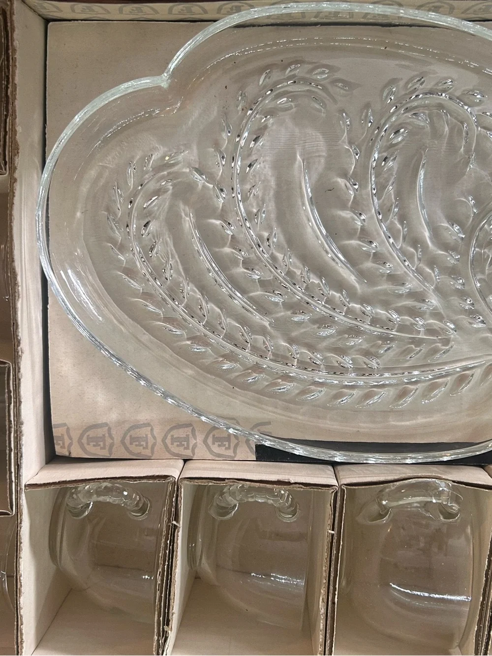 Federal Glass Co. Homestead Snack master Set 4 Trays/8 Cups